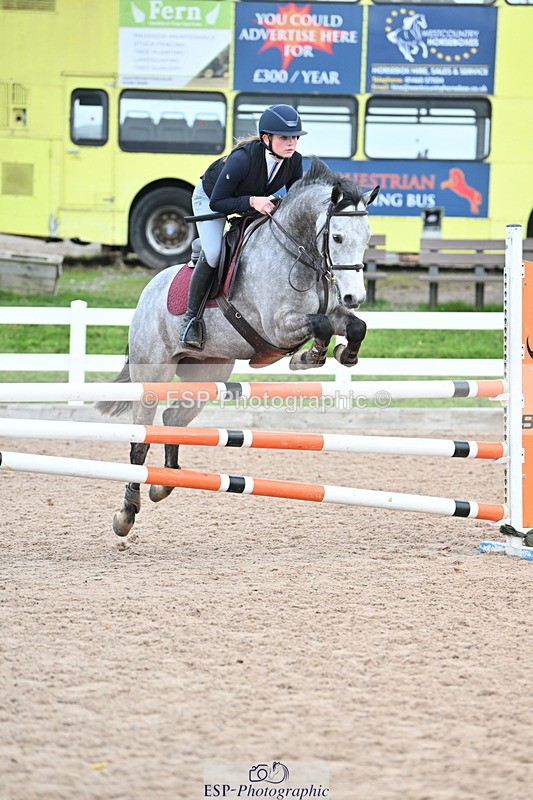 231119A-112924-05418 - Sun Cls 5 Newcomers & 1m Open