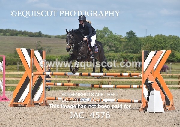 JAC_4576 - CLASS 7 Senior Foxhunter/ 1.20m Open