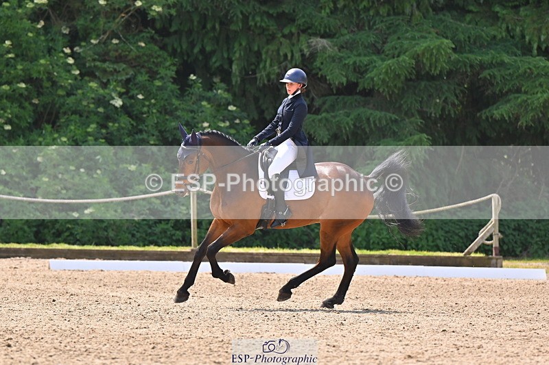 250523A-121815-06817 - C-281-Holly.Morris-NADIR.DE.LEAU