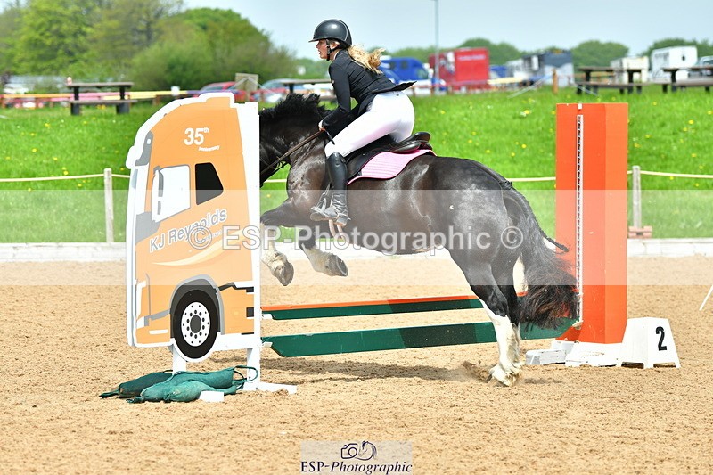 230513A-125805-00940 - Cls 34+35 Club 60cm