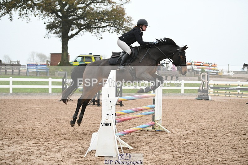 241103A-110320-07657 - SUN Cls 21 Snr Newcomers and 1.10m Open