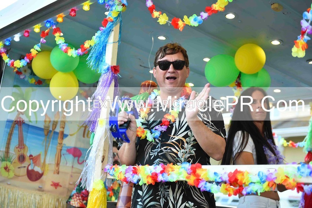 SH4_3431 - Carnival Procession.