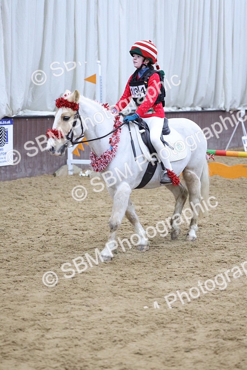 SBM_000452 - Class 2 - Santas Grotto - 50cm