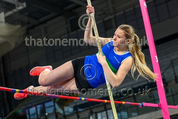 SenInd26-916552 - Field Female Set One