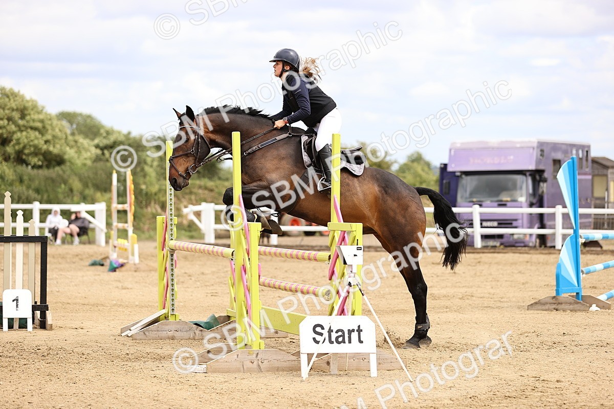 SBM_000443 - Class 4 - 1m showjumping