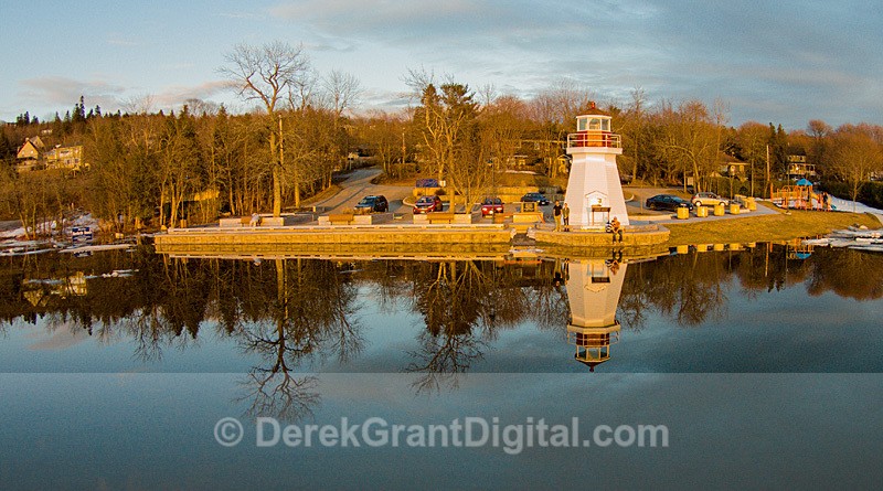 Renforth Lighthouse Reflections