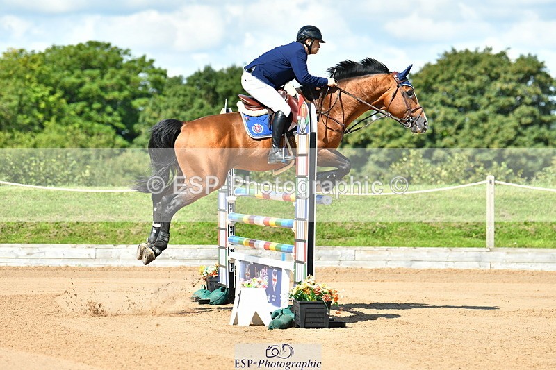 230720A-104103-01932 - Cls 5, 2 Star Medium 1.35m