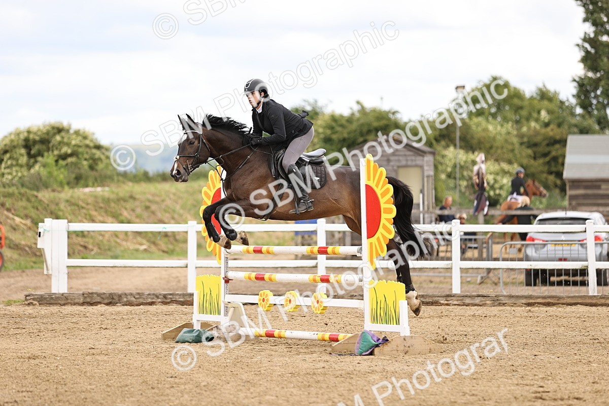 SBM_002986 - Class 11 - Senior Newcomers - 1.10m