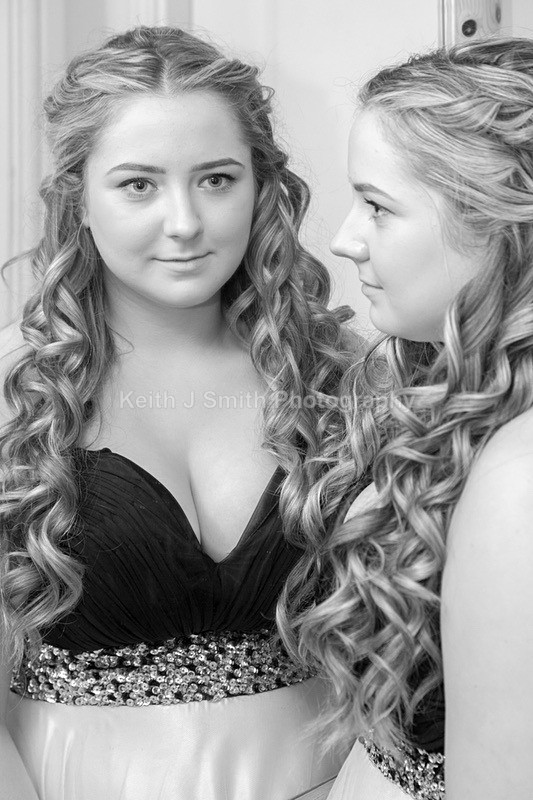 7SKJ0275 - Katie Doyle and friends Pre Prom