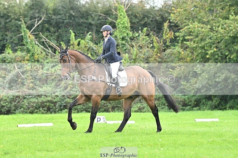 241024-143137-04331 - 582-Courtney.Romcke-JD.ON.THE.ROCKS