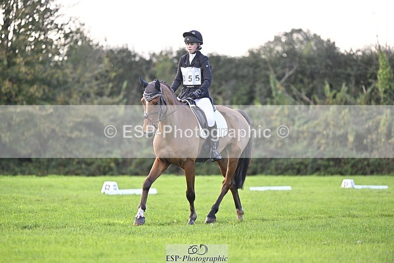 241025-095401-05650 - 355-Esther.Cook-GRANDISSIMO