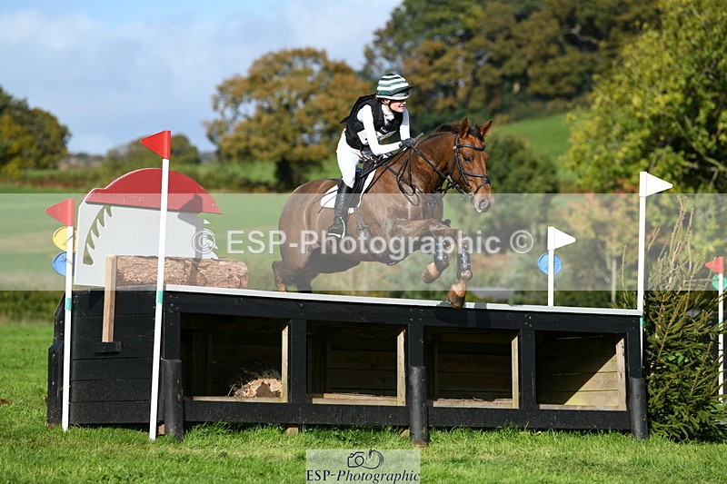 251024A-121241-09202 - B-124-Sophie.Lamb