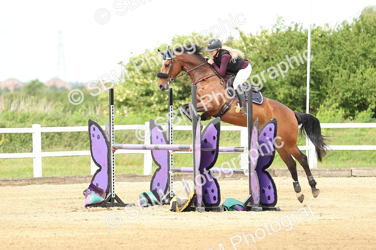 SBM_000916 - Class 4 - Senior Newcomers - 1.10m