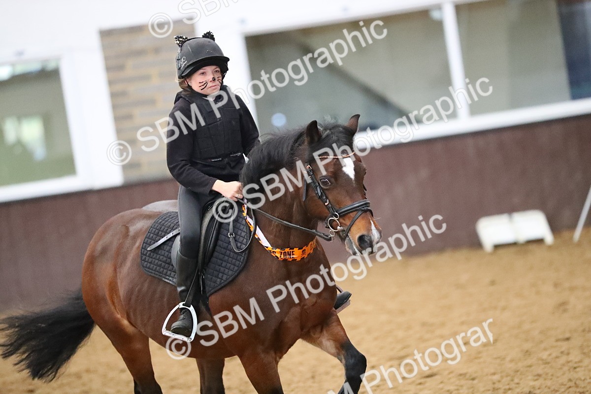 SBM_001881 - Class 3 - Horse & Hound