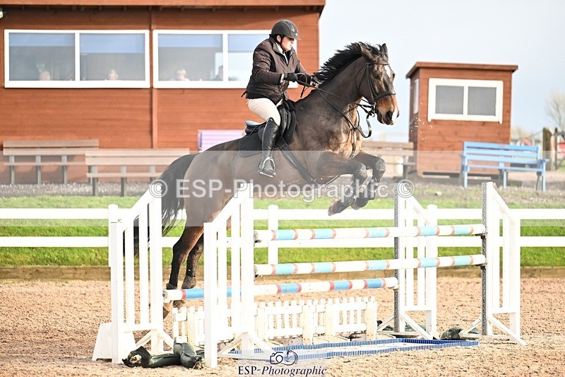 251206-140520-01237 - Cls 13 Snr Foxhunter and 1.20m