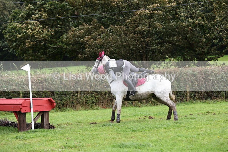 1X9A1976 - Class 6: 90cm + Red Table