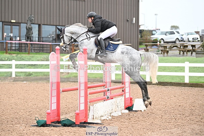 241023A-111144-00481 - Cls 1 British Novice and 90cm Open