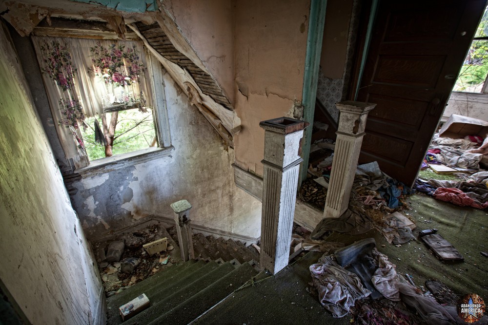 Abandoned Western Pennsylvania Home | Downstairs - Abandoned Houses and Homes