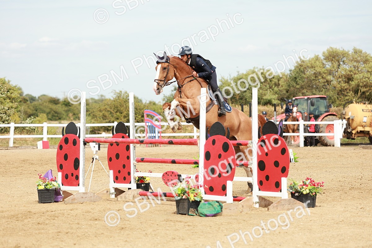 SBM_008209 - Class 4 - Senior Foxhunter - 1.20m Open