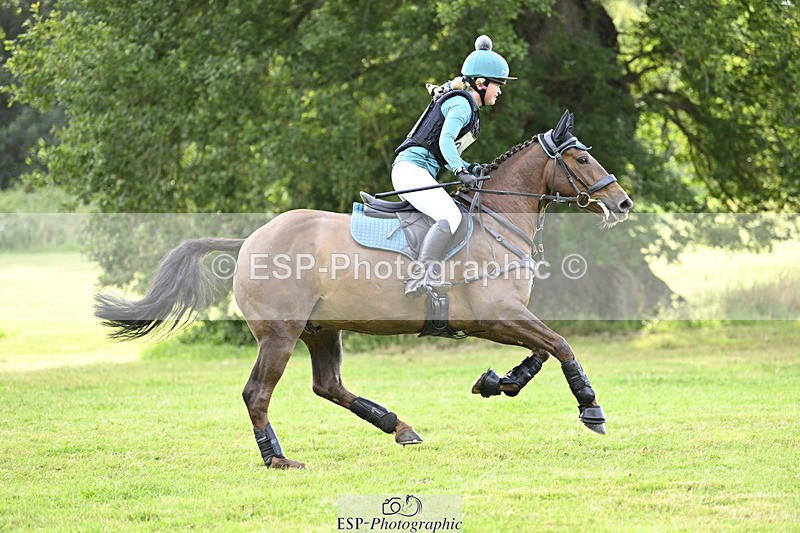 240825X-171218-37688 - 80cm XC 16.30 to 17.30