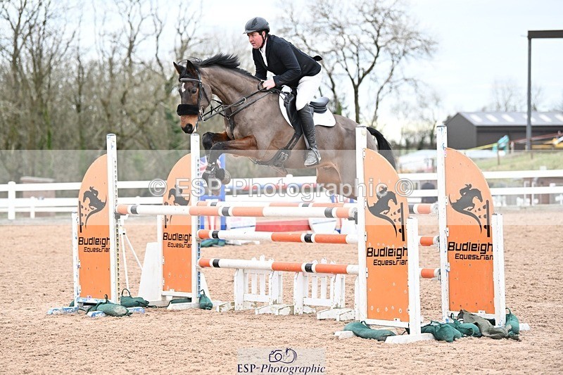 250112-143511-01674 - Cls 21 Foxhunter and 1.20m Open