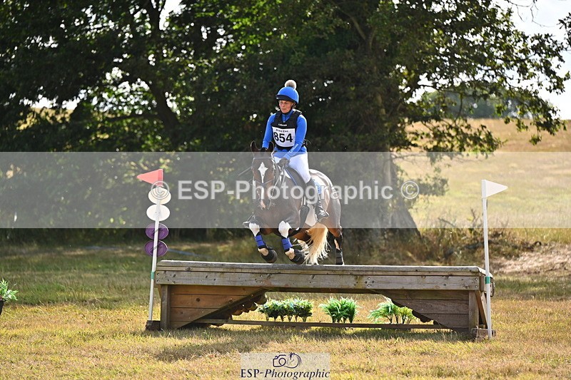 250803A-170524-17954 - S-854-Clare.Chapman-JUMPIN.JACK.FLASH