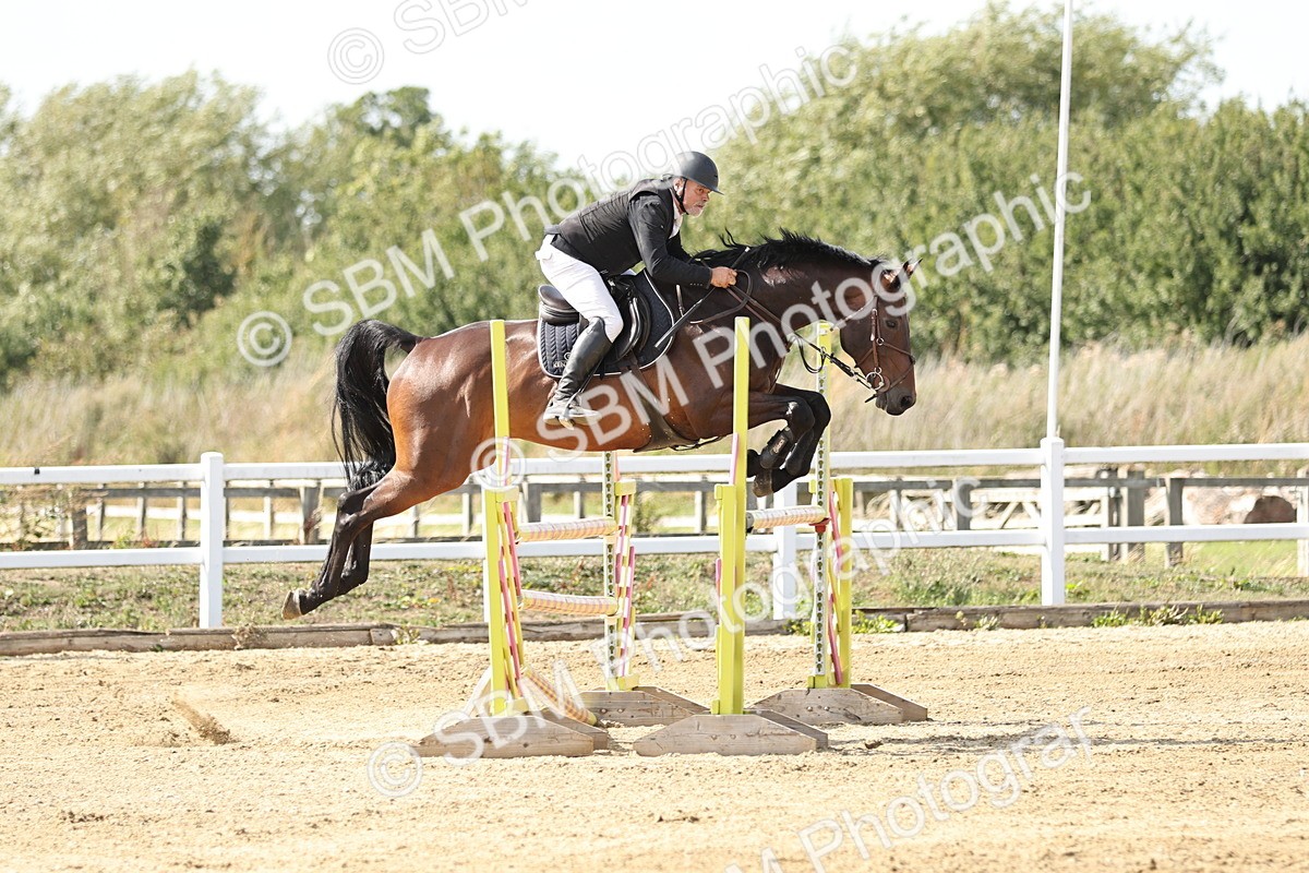 SBM_005167 - Class 6 = Senior Newcomers - 1.10m Open