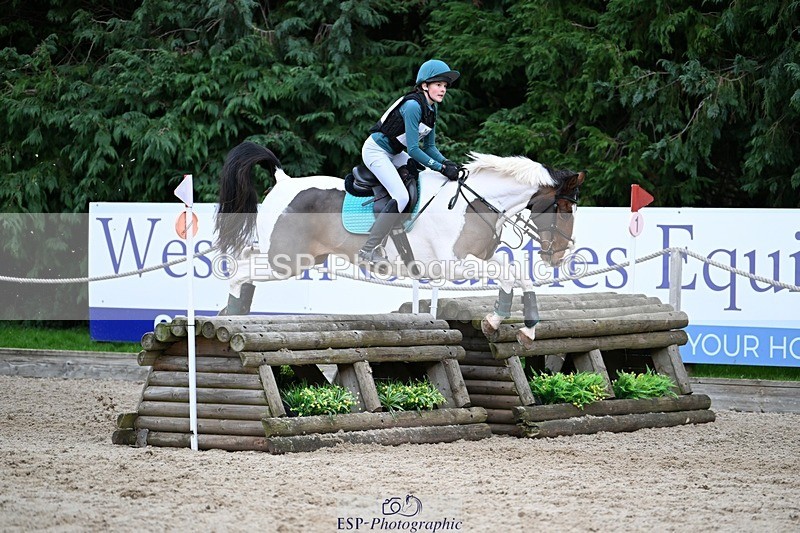 241117-143007-04606 - Cls 3 90-95cm 14.00 to 15.00