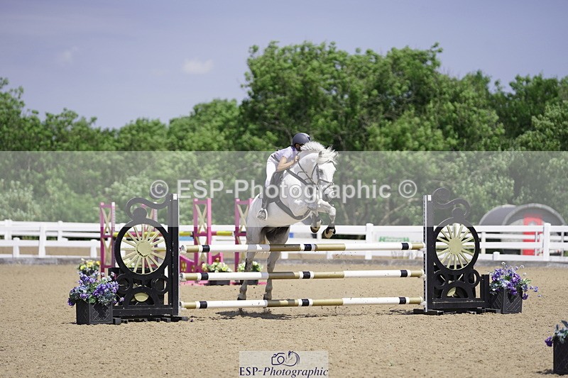 230625A-113658-03704 - Cls 3 Pony Bright Star and 148cm