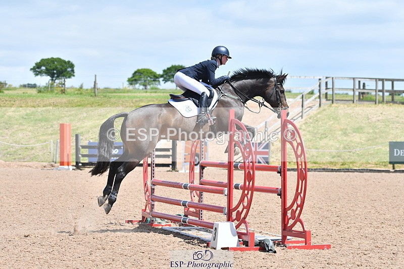 240609A-132034-05591 - Cls 18 Snr Newcomers and 1.10m Open