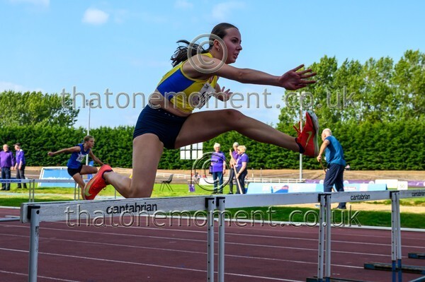 Age26 SAT-815256 - Track Female Set Two