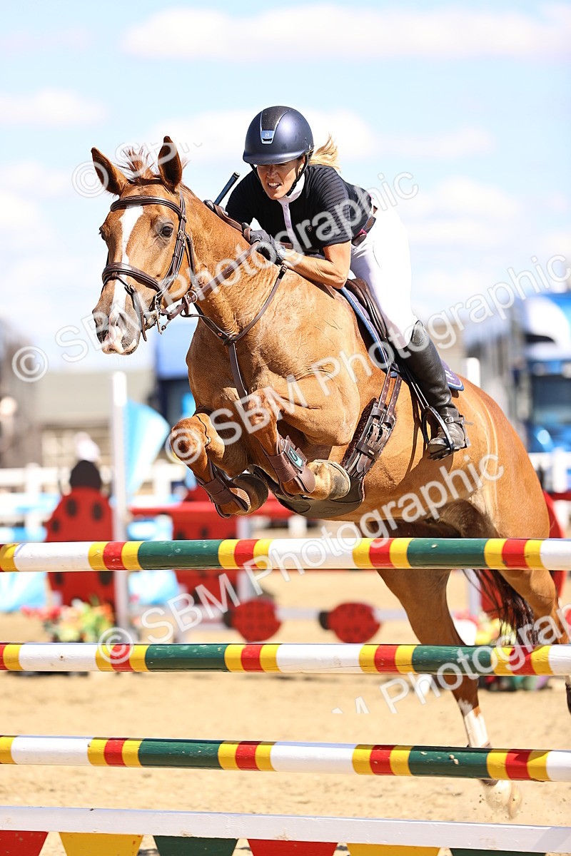 SBM_015542 - Class 16 - Senior foxhunter - 1.20m Open