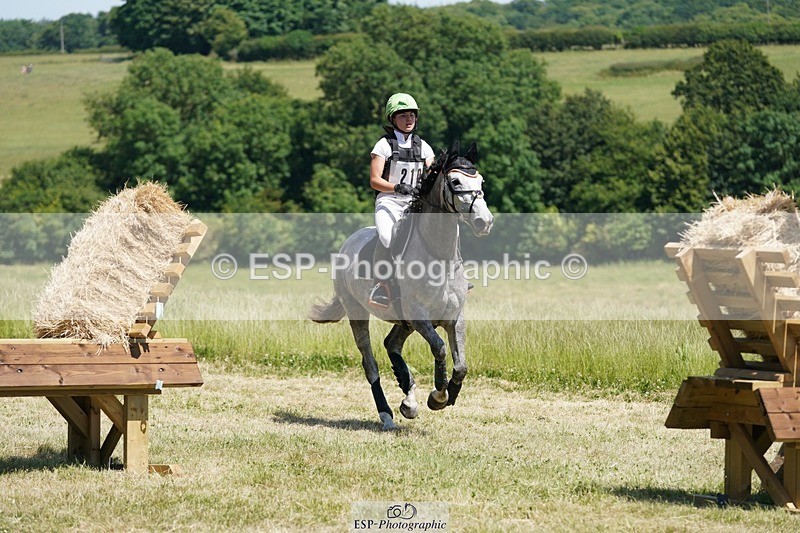 240629X-142730-3542 - 210-Tarka_Abraham-QUEEN_RUBIE