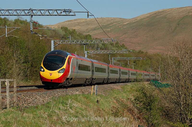 JL - 9.5.16 390016 9M51 08.00 Edinburgh - Euston - West Coast Main Line (north to south)