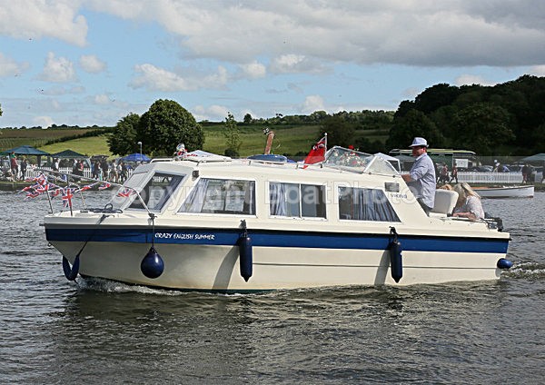 120701 CRAZY ENGLISH SUMMER WT7A4194 - HENLEY ROYAL REGATTA - Sunday 1st July 2012