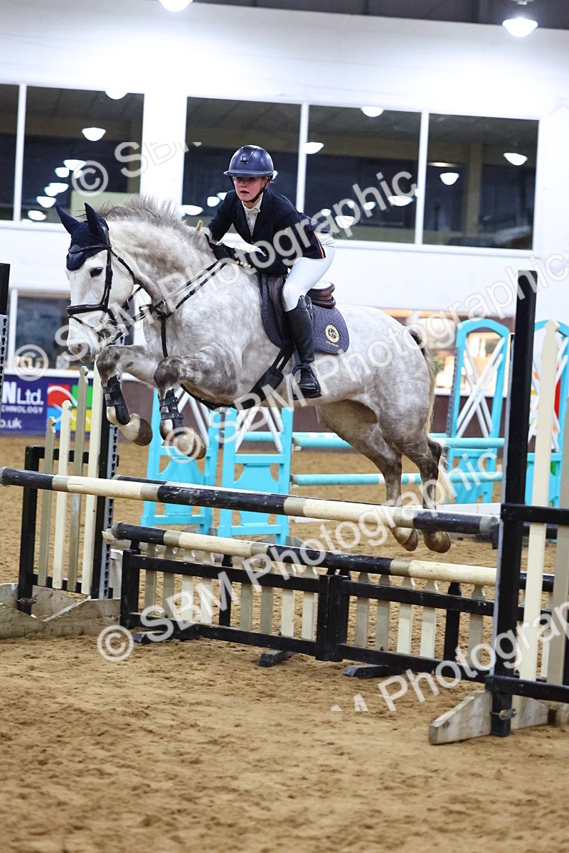 SBM_002907 - Class 6 - Holly & Ivy Stakes - 90cm