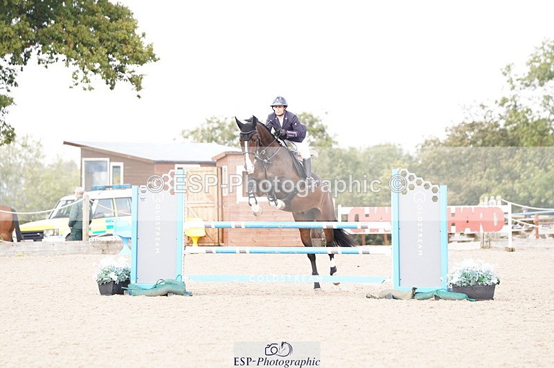 241004A-124844-00473 - Fri 03 Snr Newc & 1.10m Open