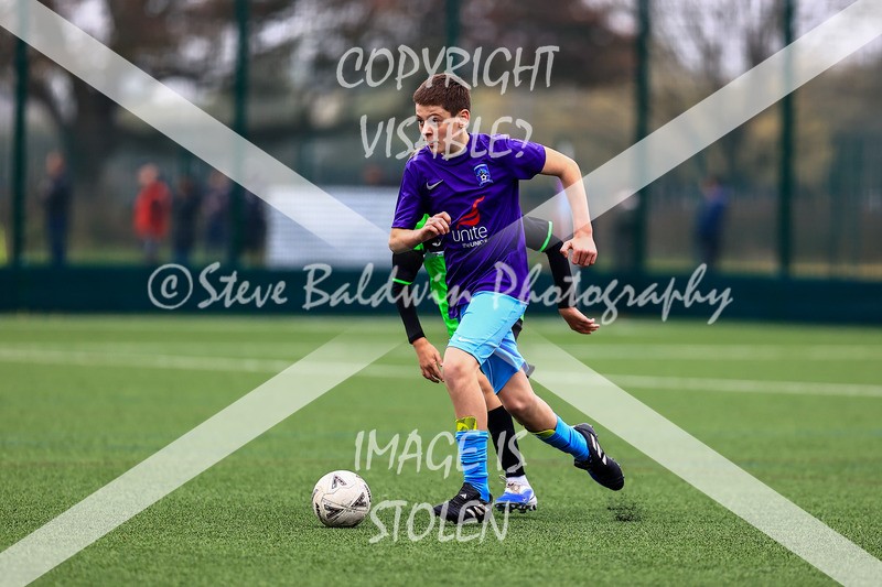 1DX30663 - 2025-10-12 FC Abbey Meads U14 Orange V Kingsdown Lions U14