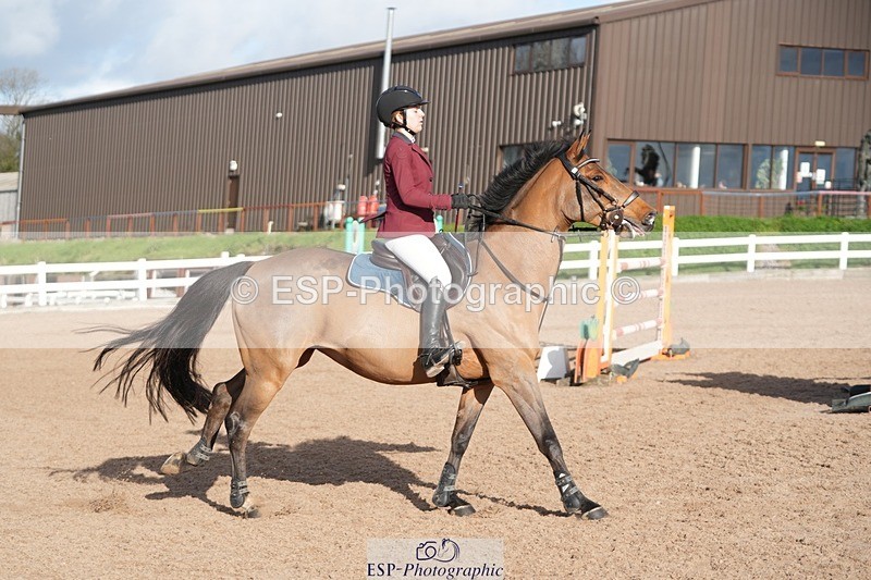251108-131145-02665 - Cls 13 Foxhunter and 1.20m Open