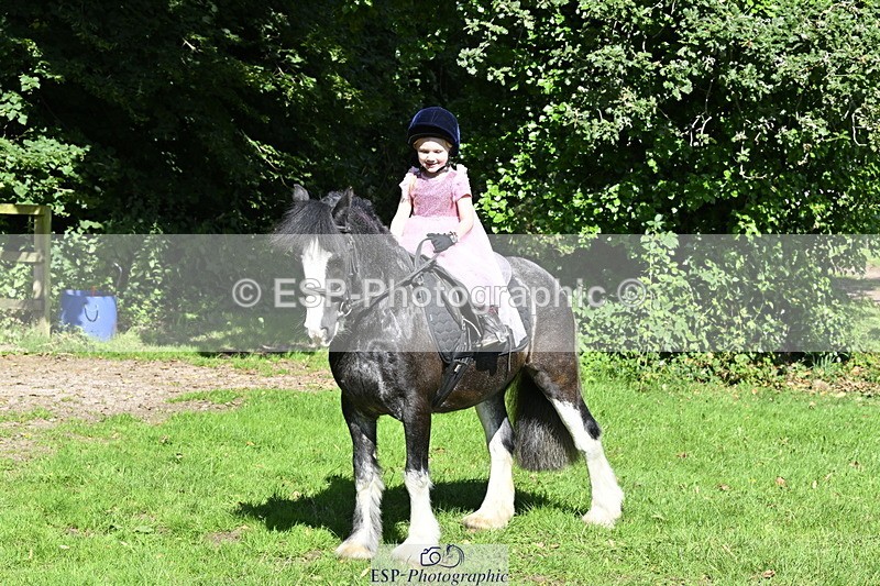 240728B-095945-00263 - Sunday Stable Shots and Fancy Dress