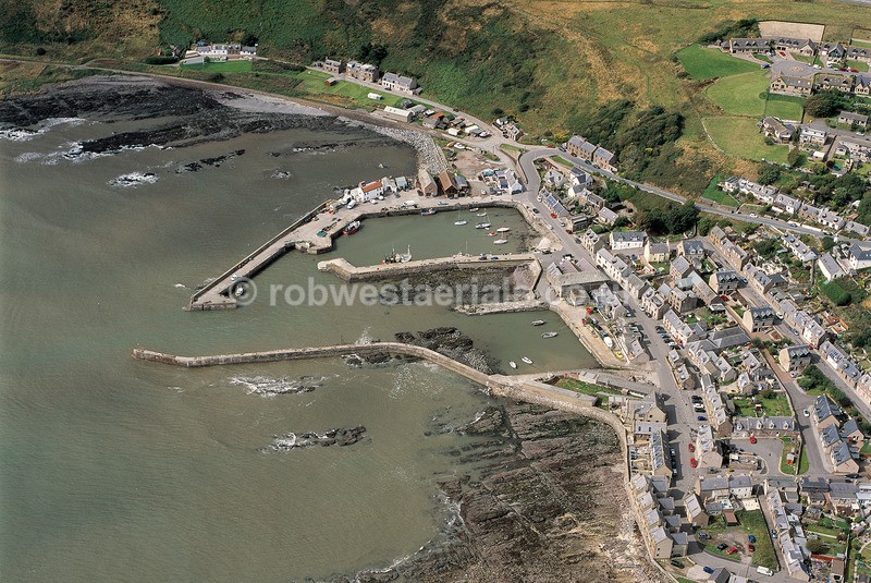 A00738I Gourdon coastal Village in 2018 - Settlements, infrastructure and attractions