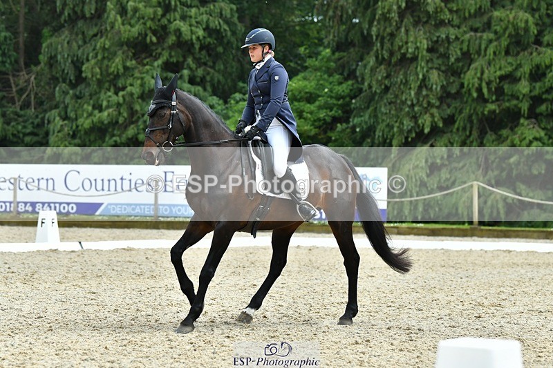 230525-151254-04575 - 425-ABC_ARCTIC_DAME-Jess_Falle-DR