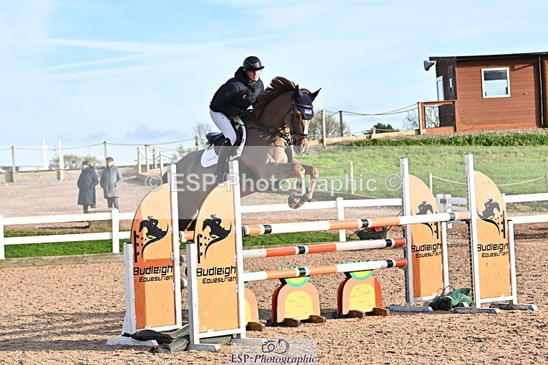 241113A-141434-00827 - Cls 05A&B Snr Fox & 1.20m Open