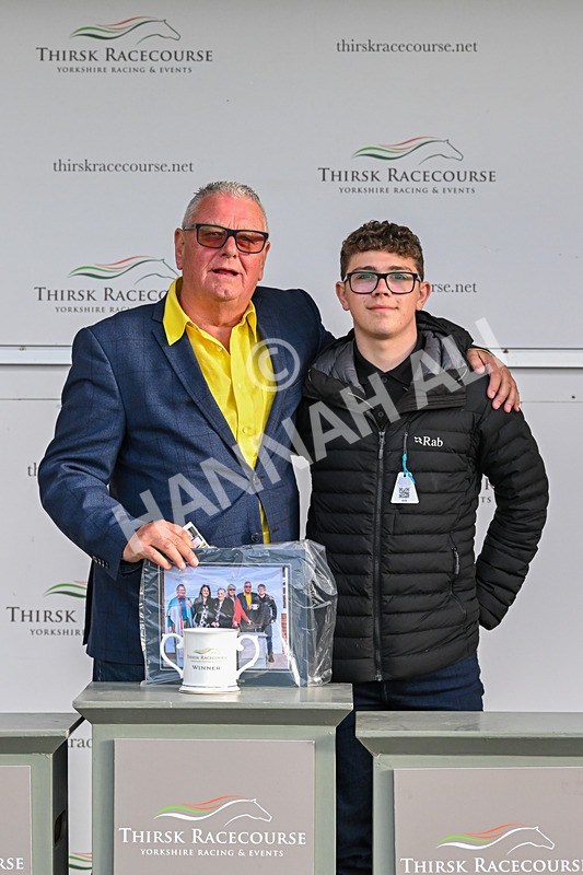 220425-Race 1-Kats Bob-9250 - Race 1