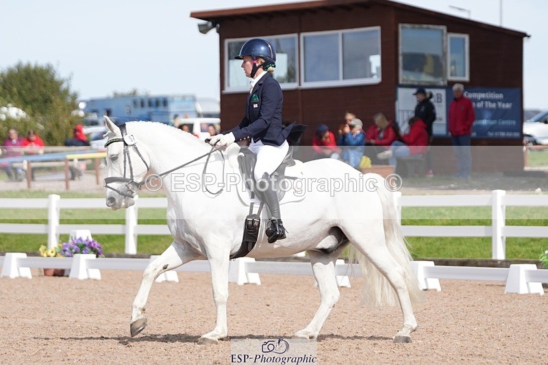 250906-135808-03817 - 067-Laura.PercyConobola.Cascade