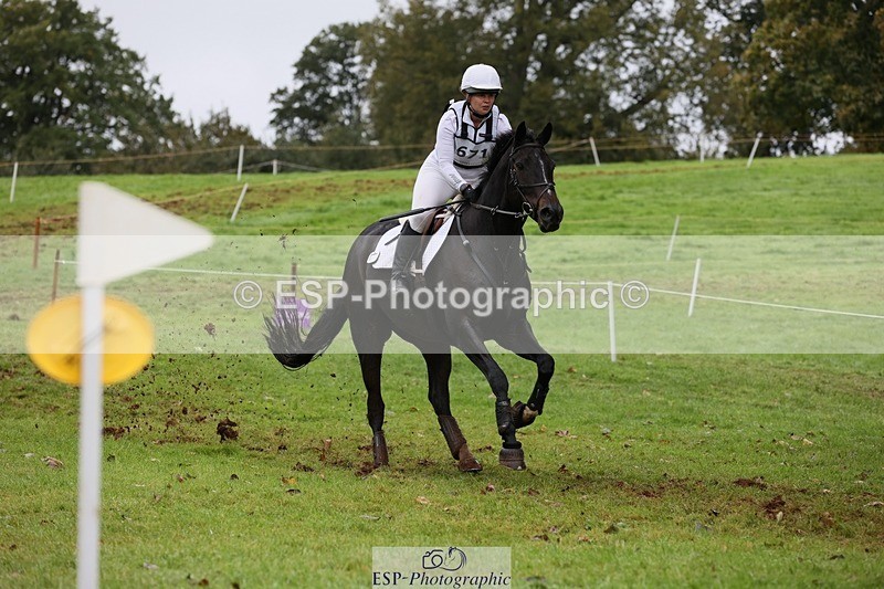 231021-113854-15769 - 671-KILCLOGHER.DAWSON-Lucy.Griffiths-SC+XC