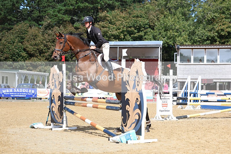 3E7A9307 - Class 9: Senior British Novice/90cm open
