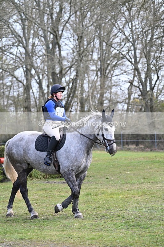 WJ7_0132 - Time 10:13 to 10:38 Times at the Fence