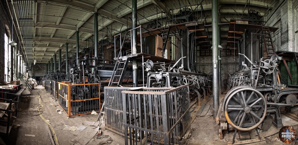 The Scranton Lace Company | Loom Panorama - Scranton Lace Company