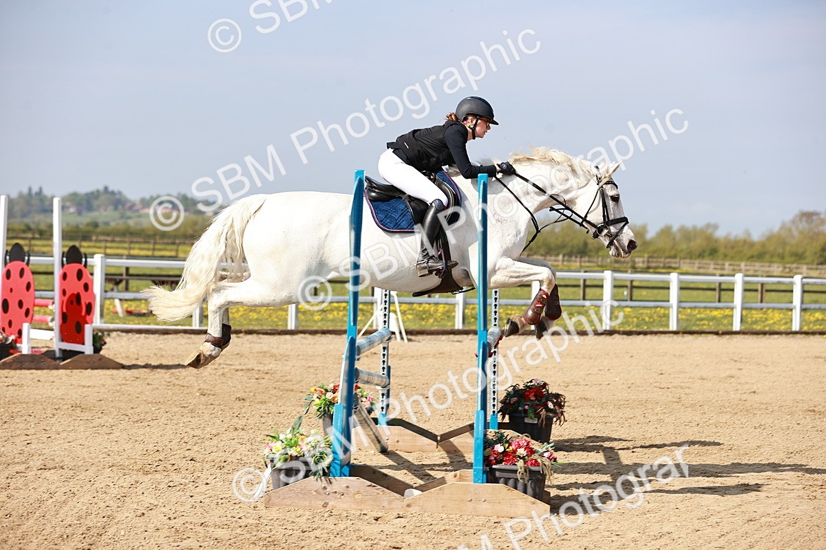  - Class 21 - Senior British Novice - 90cm